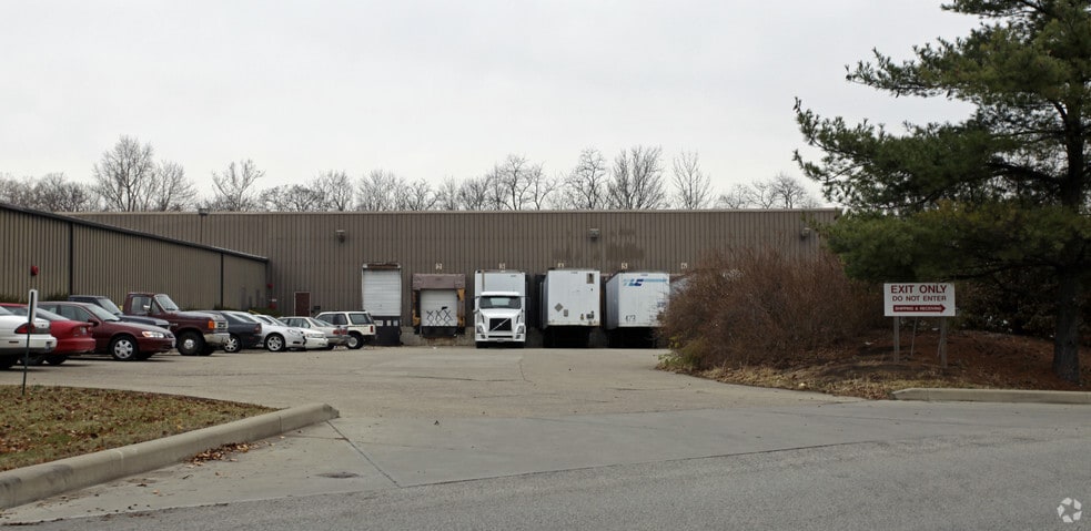 5000 Creek Rd, Blue Ash, OH for sale - Building Photo - Image 3 of 7