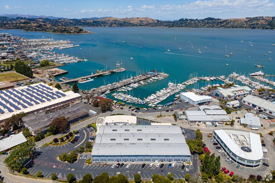 10-20 Liberty Ship Way, Sausalito, CA à louer - Photo du bâtiment - Image 2 de 15