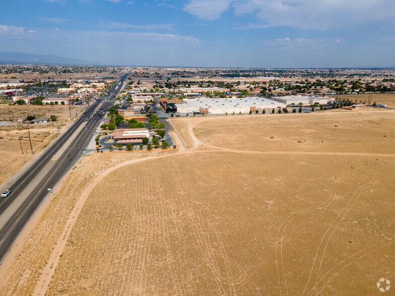 12189 Apple Valley Rd, Apple Valley, CA for lease - Building Photo - Image 2 of 4