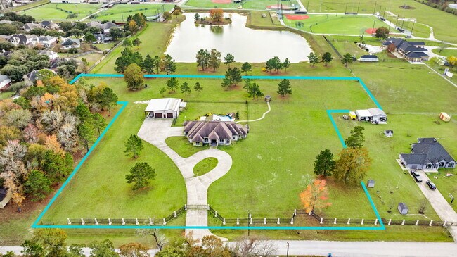 Plus de détails pour 11009 Darby Loop, Conroe, TX - Spécialité à vendre