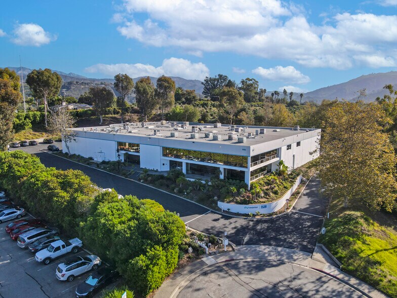 1050 Cindy Ln, Carpinteria, CA à vendre - Photo du bâtiment - Image 2 de 15