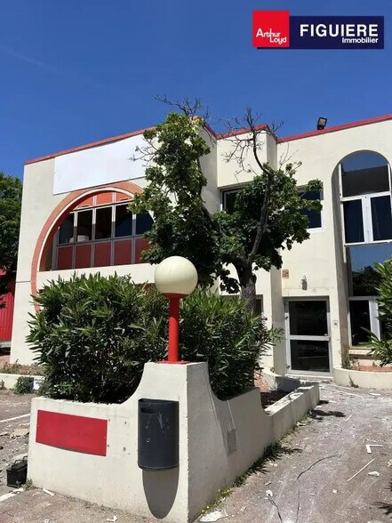 Avenue Blaise Pascal, Vitrolles à louer - Photo du bâtiment - Image 3 de 7