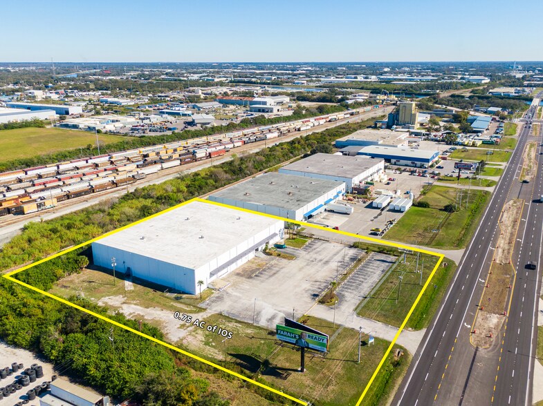 6608 E Adamo Dr, Tampa, FL à louer - Photo du bâtiment - Image 1 de 10