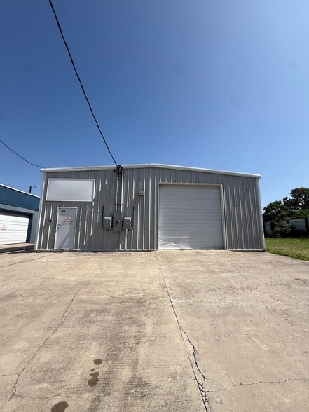 1014 Laredo St, Corpus Christi, TX for sale - Building Photo - Image 3 of 6