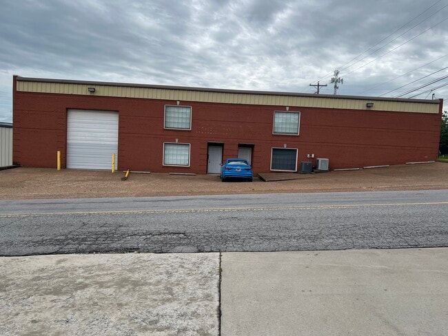 Plus de détails pour 2403 Kline Ave, Nashville, TN - Industriel à louer