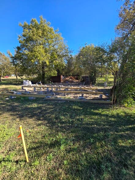 1206 N Kaufman St, Ennis, TX à vendre - Photo du bâtiment - Image 3 de 3
