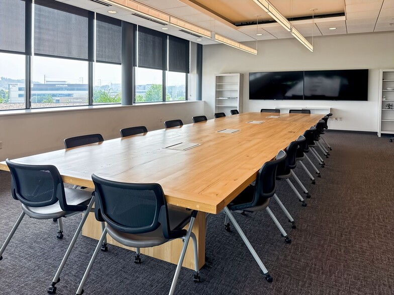 7800 Discovery Dr, Middleton, WI for lease - Interior Photo - Image 3 of 20