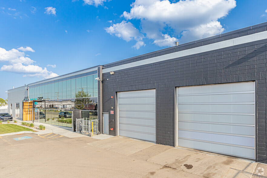 15205 112th Ave NW, Edmonton, AB for lease - Building Photo - Image 3 of 8