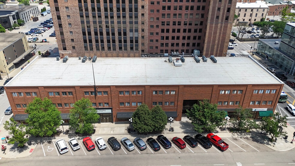 205 N Main St, Bloomington, IL for lease - Building Photo - Image 2 of 9