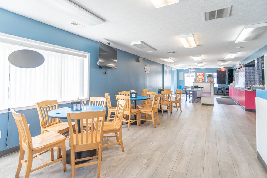 789 E Morgan St, Martinsville, IN à vendre - Photo du bâtiment - Image 3 de 24