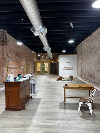 Plus de détails pour 125 E Washington St, Kearney, MO - Bureau/Commerce de détail à louer