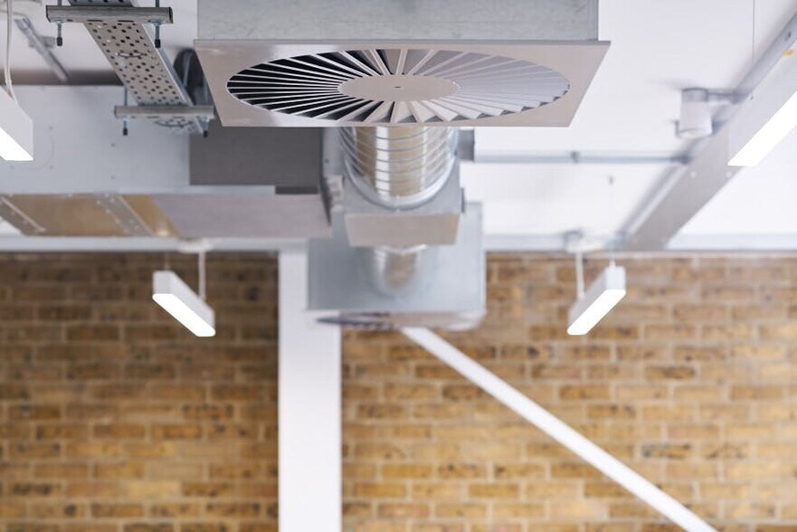 8 Rosebery Ave, Londres à louer - Photo intérieure - Image 2 de 10