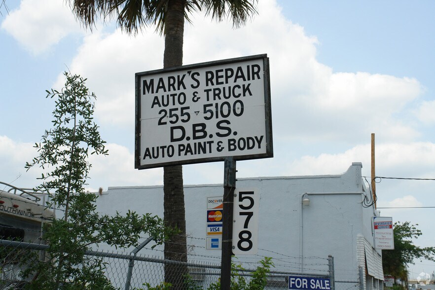 578 Ballough Rd, Daytona Beach, FL à vendre - Photo du bâtiment - Image 2 de 5