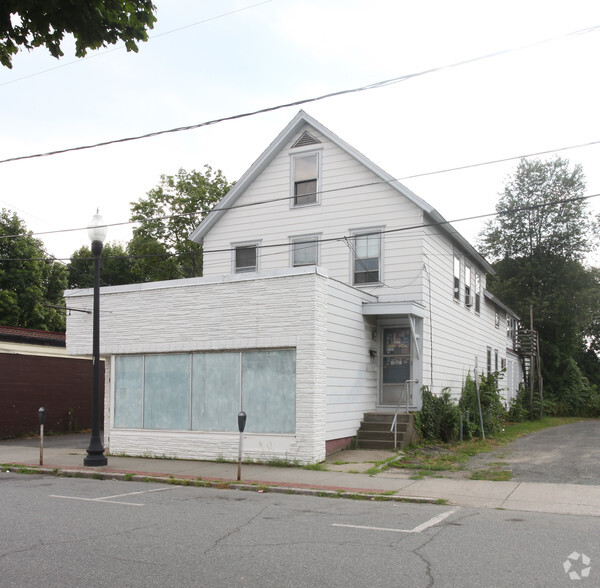 34 Chapman St, Greenfield, MA à vendre - Photo principale - Image 1 de 1