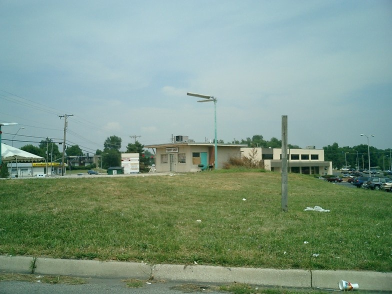 11511 Blue Ridge Blvd, Kansas City, MO for lease - Building Photo - Image 2 of 3