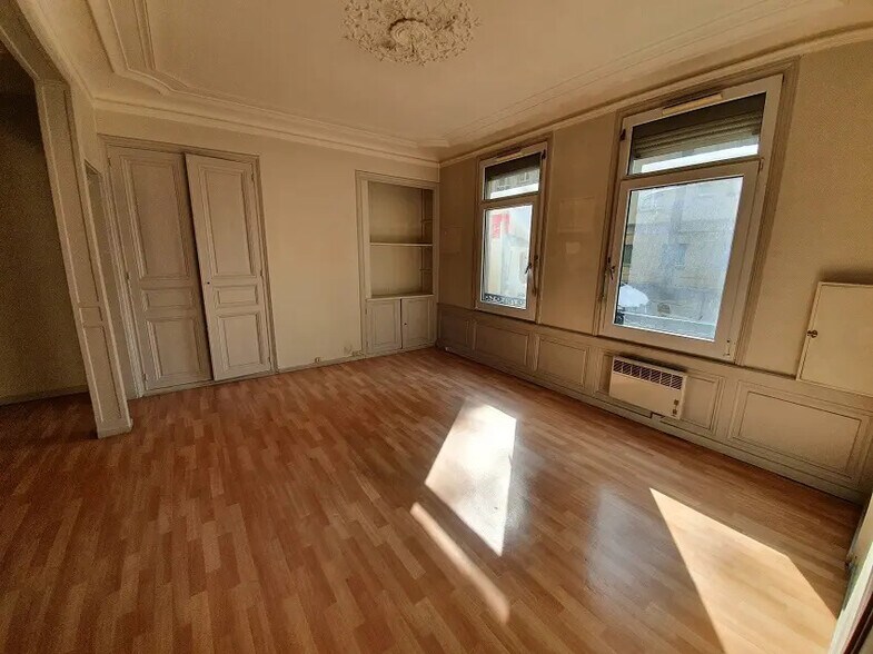 15 Rue Du Docteur Maunoury, Chartres à louer - Photo du bâtiment - Image 2 de 6
