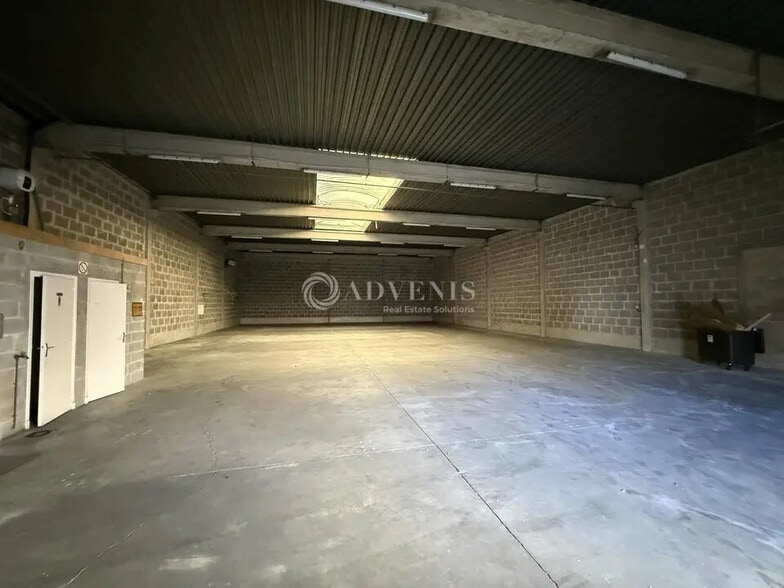 Flex in Noisy-le-Grand for lease - Building Photo - Image 2 of 7