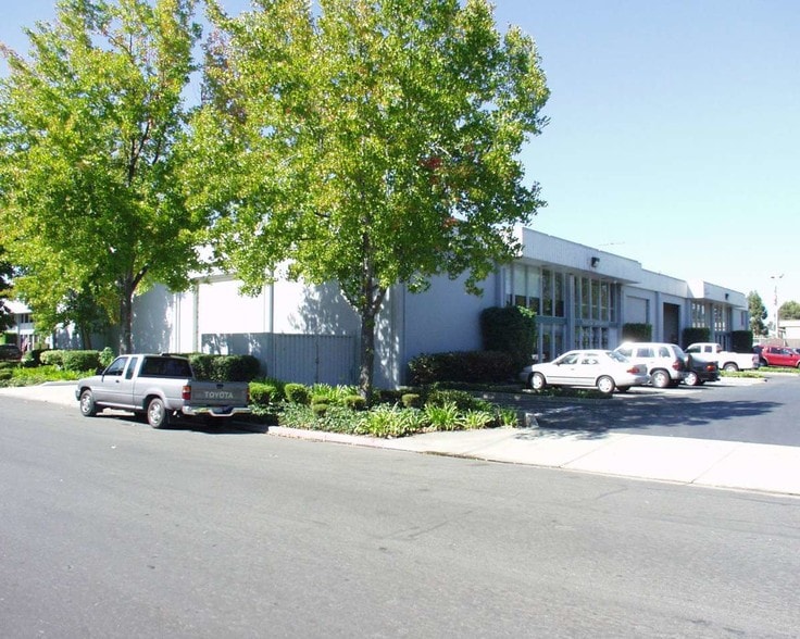 1444 Royal Industrial Way, Concord, CA for lease - Building Photo - Image 2 of 5