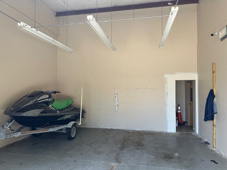 1660 Norman Park Dr, Tallahassee, FL for lease - Interior Photo - Image 2 of 8