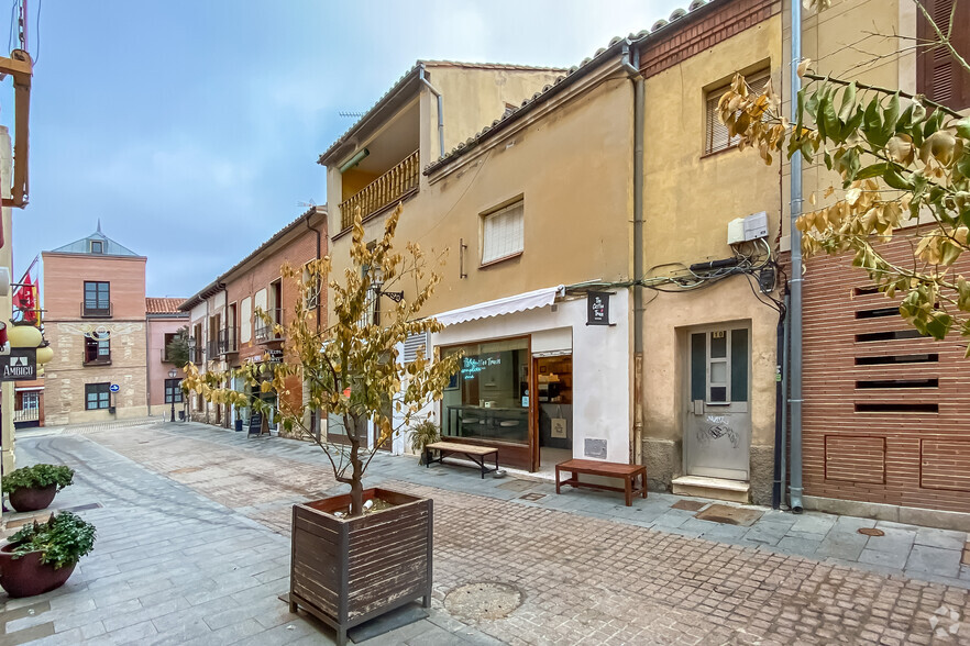 Retail in Alcalá De Henares, MAD for lease - Building Photo - Image 2 of 2