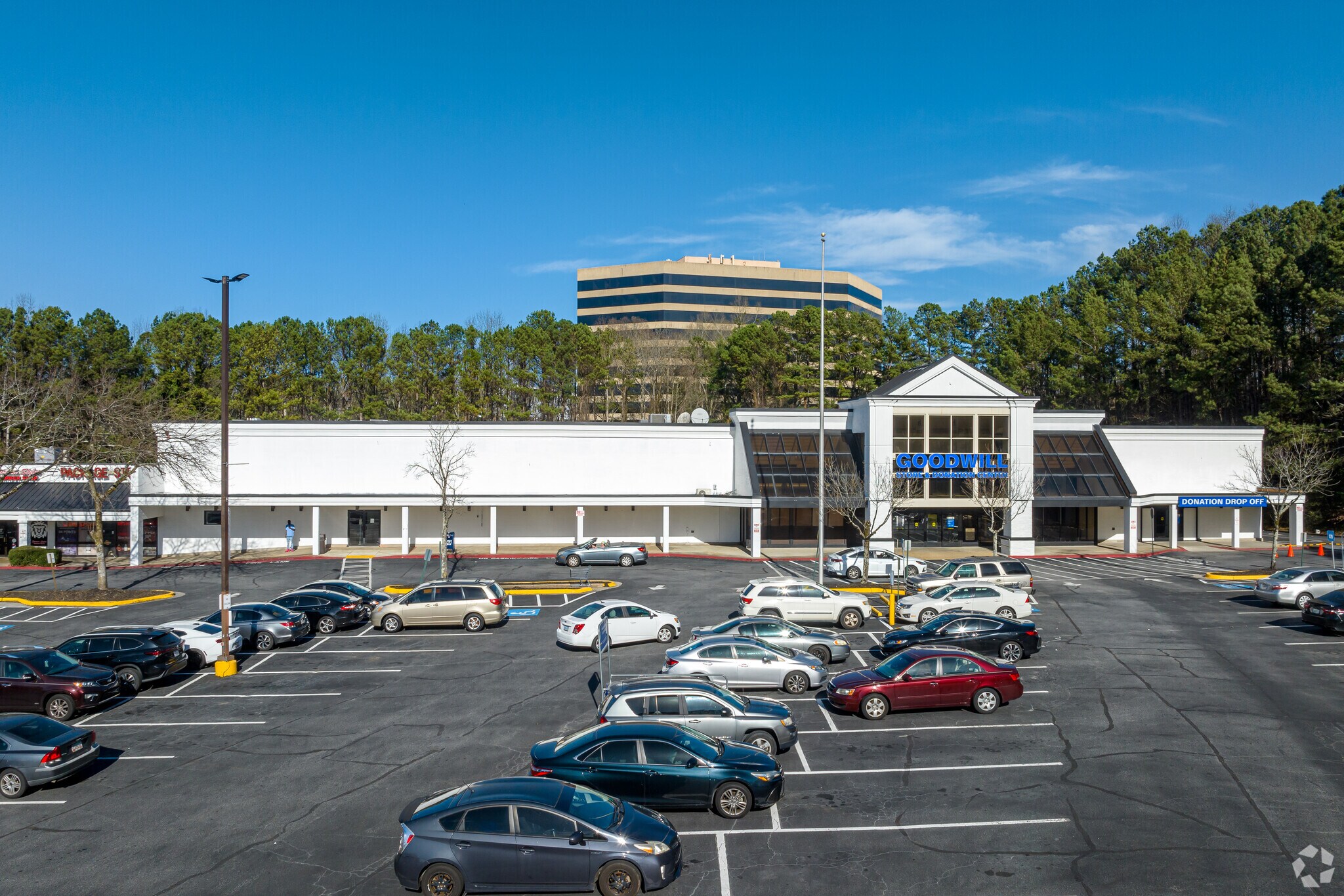 8329-8371 Roswell Rd NE, Atlanta, GA à louer Photo du bâtiment- Image 1 de 14