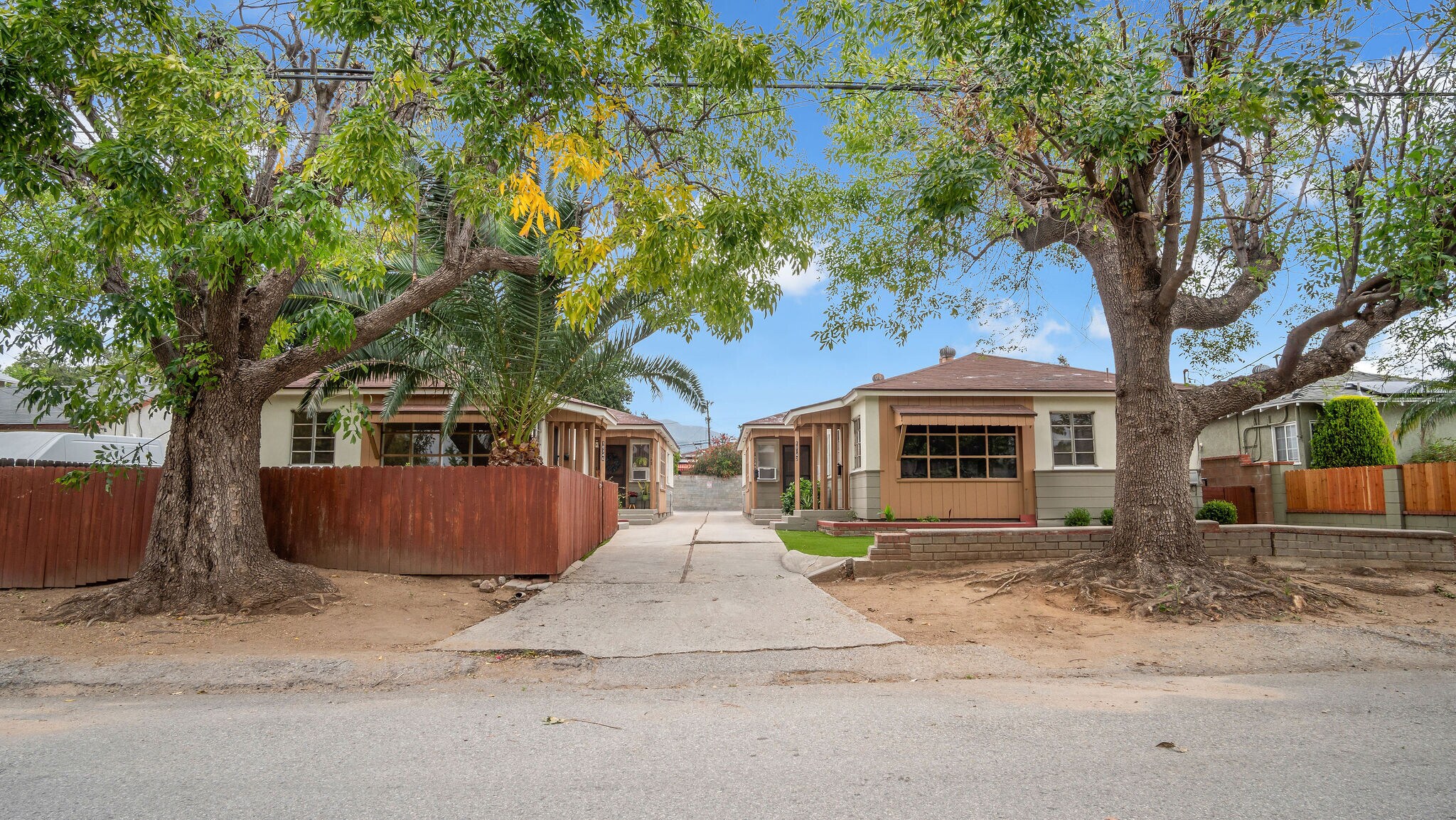 10346 Oro Vista Ave, Sunland, CA à vendre Photo principale- Image 1 de 57