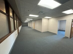 201 N 7th St, Lincoln, NE à louer Photo du bâtiment- Image 2 de 7