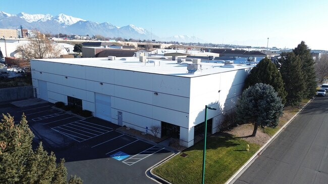 Plus de détails pour 930 N 1430 W, Orem, UT - Industriel à louer