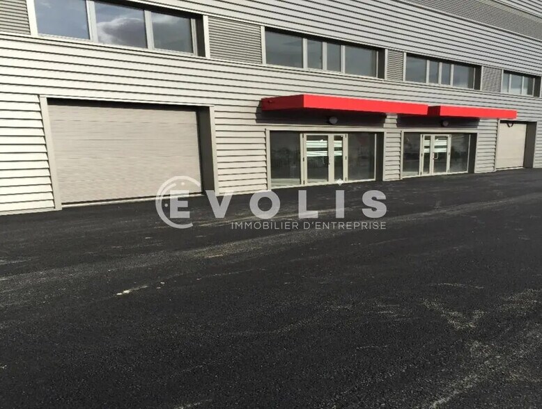 Flex in Villeneuve-la-Garenne for lease - Building Photo - Image 1 of 12