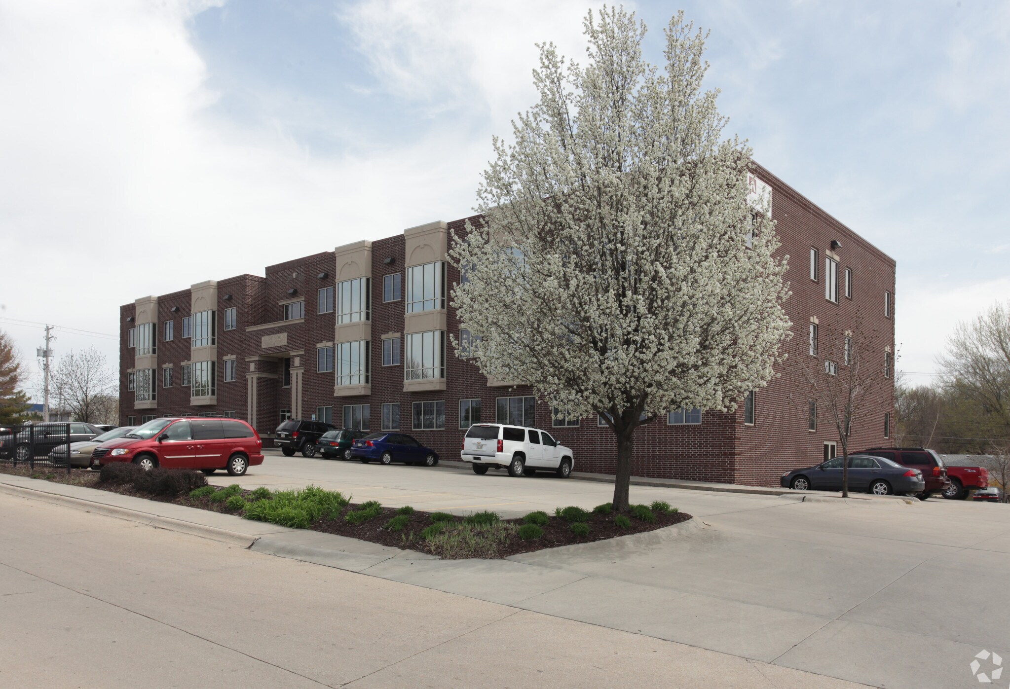 8101 O St, Lincoln, NE à louer Photo principale- Image 1 de 3