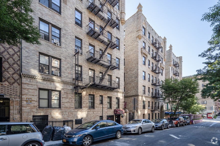 831 W 181st St, New York, NY for lease - Building Photo - Image 2 of 35