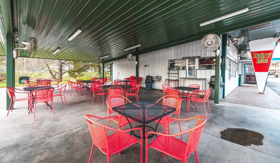 502-504 W Main St, Steelville, MO à vendre - Photo du bâtiment - Image 3 de 12