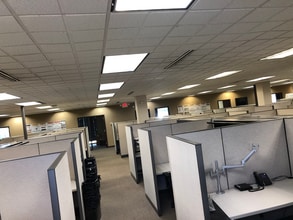 10151-10167 Corporate Square Dr, Creve Coeur, MO for lease Interior Photo- Image 2 of 6