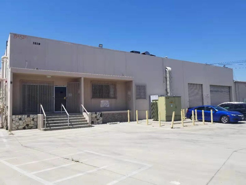 12224 Garvey Ave, El Monte, CA à louer - Photo principale - Image 2 de 3