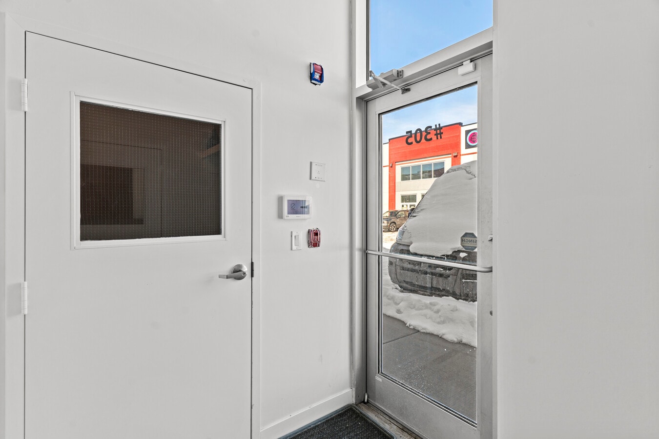 10960 42 St NE, Calgary, AB T2C 5B2 - Unit 305 -  - Interior Photo - Image 1 of 21