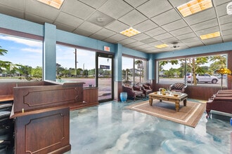 2095 NW Federal Hwy, Stuart, FL à louer Photo intérieure- Image 2 de 11