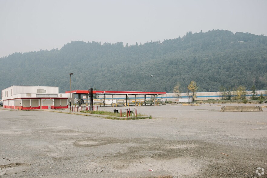 7985 Lickman Rd, Chilliwack, BC à vendre - Photo du bâtiment - Image 2 de 2
