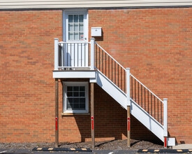216 E Reynolds Rd, Lexington, KY for lease Building Photo- Image 2 of 35