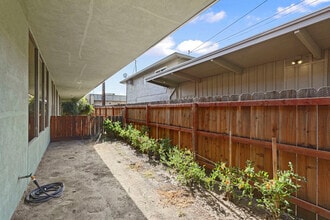 330 S Fairmont Ave, Lodi, CA for lease Interior Photo- Image 2 of 7