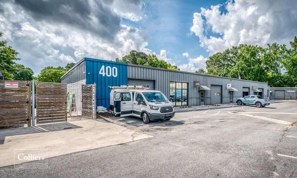 2467 Savannah Hwy, Charleston, SC à louer - Photo du bâtiment - Image 3 de 10