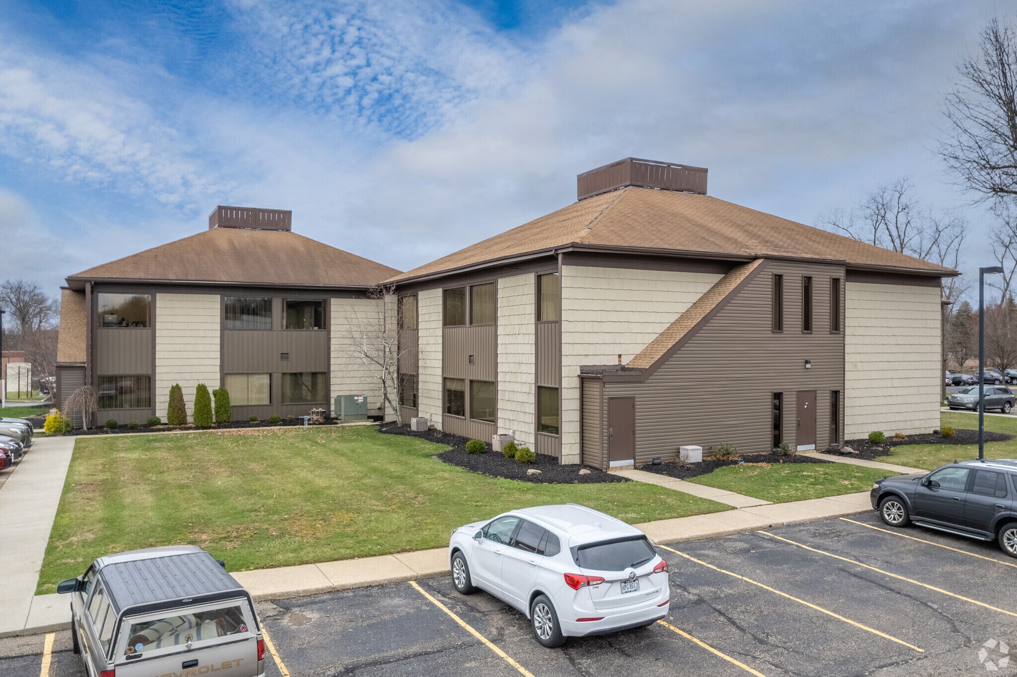 3570 Executive Dr, Uniontown, OH à louer Photo du bâtiment- Image 1 de 11