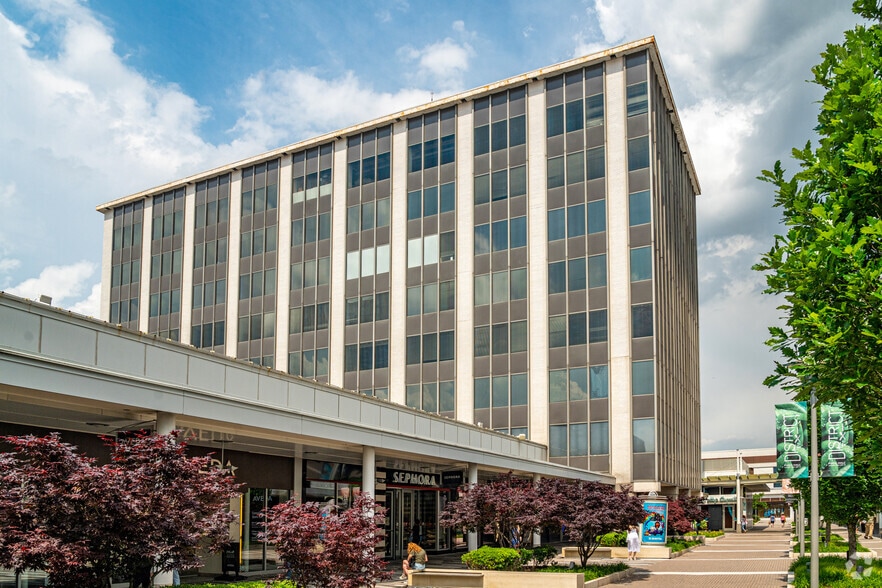 100-120 Oakbrook Ctr, Oak Brook, IL for lease - Building Photo - Image 2 of 14