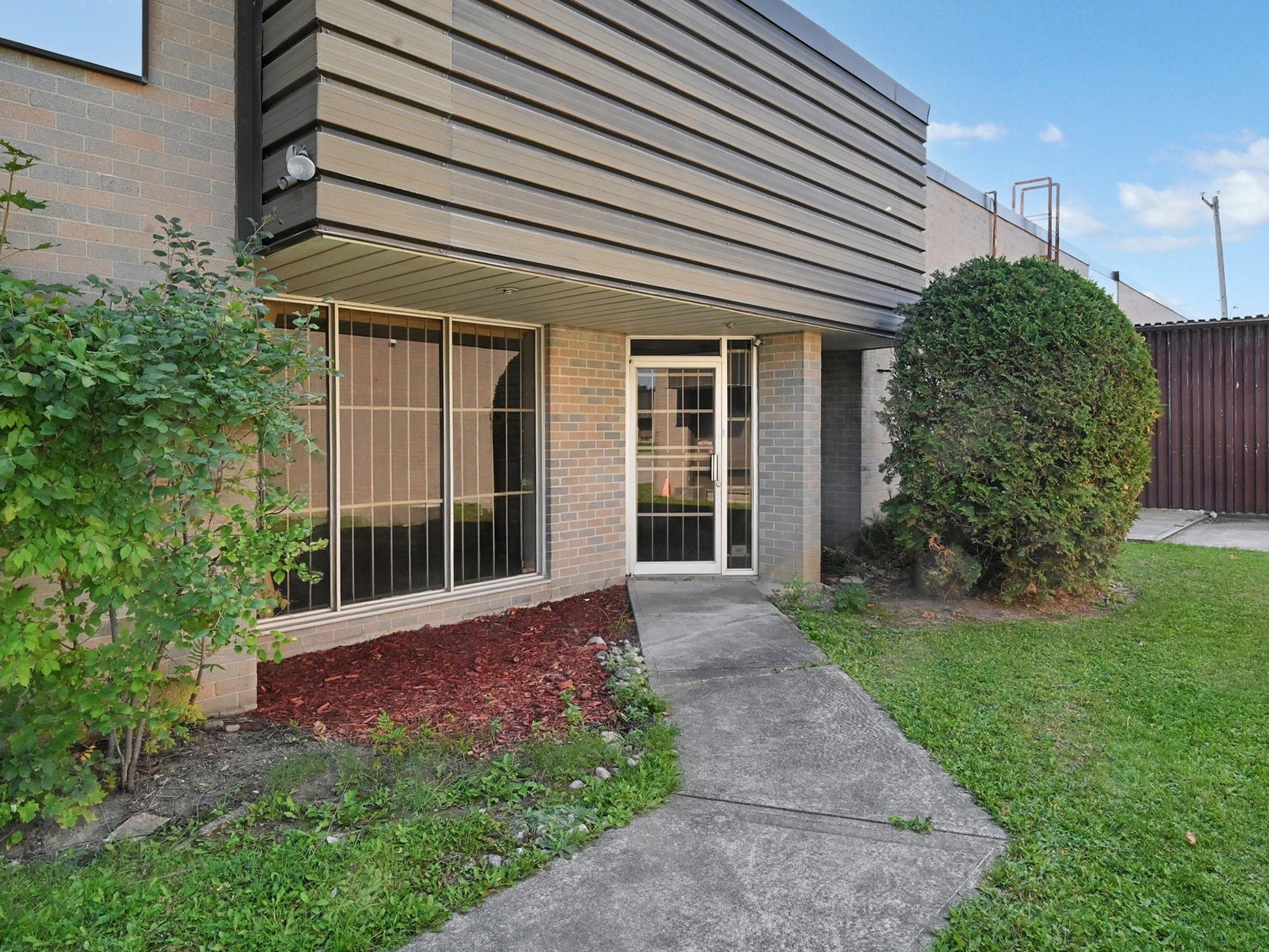 1291 Matheson Blvd E, Mississauga, ON à vendre Photo principale- Image 1 de 15