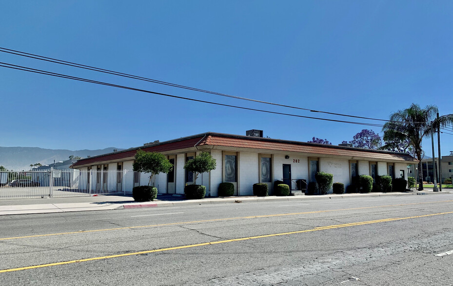 202 W Rialto Ave, San Bernardino, CA for lease - Primary Photo - Image 1 of 14