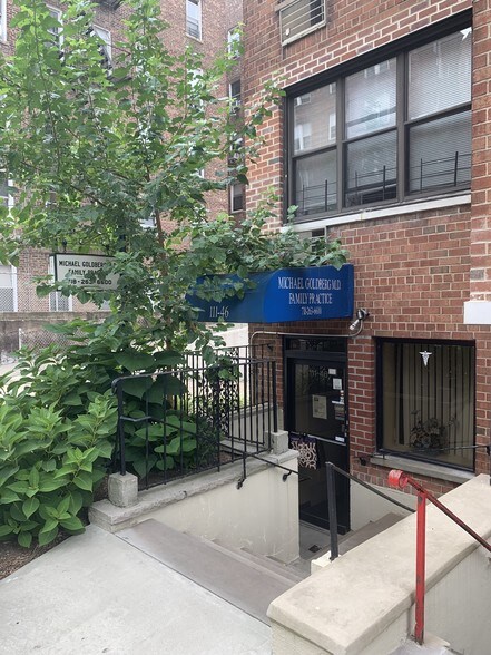 11146 76th Dr, Forest Hills, NY for lease - Building Photo - Image 3 of 11