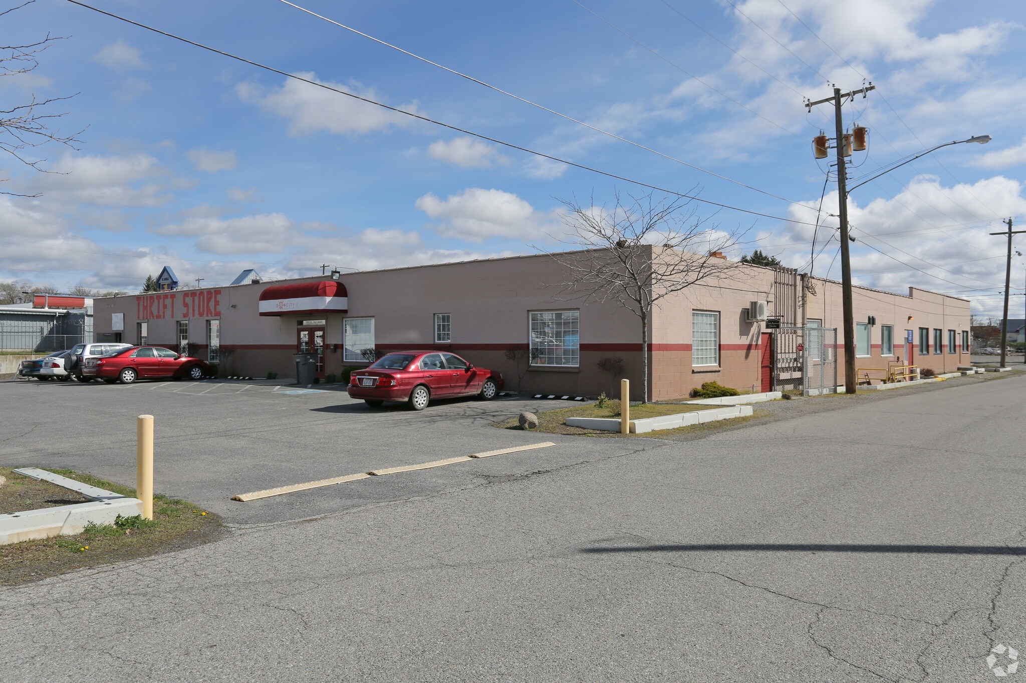 11805 E 1st Ave, Spokane Valley, WA for lease Primary Photo- Image 1 of 18