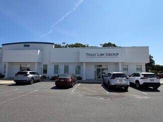 Plus de détails pour 700 Old Country Rd, Riverhead, NY - Bureau à louer