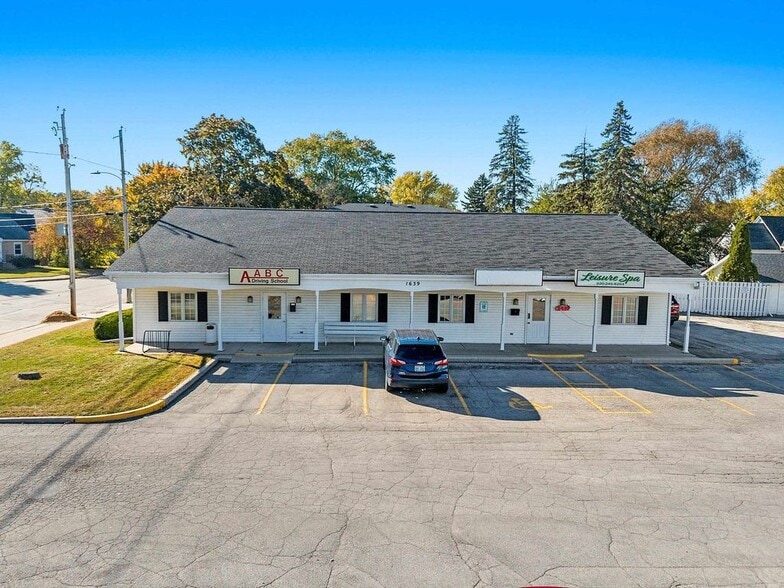 1639 Deckner Ave, Green Bay, WI for lease - Building Photo - Image 2 of 7