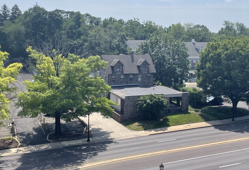 1327 Old York Rd, Abington, PA à vendre - Photo du bâtiment - Image 2 de 9