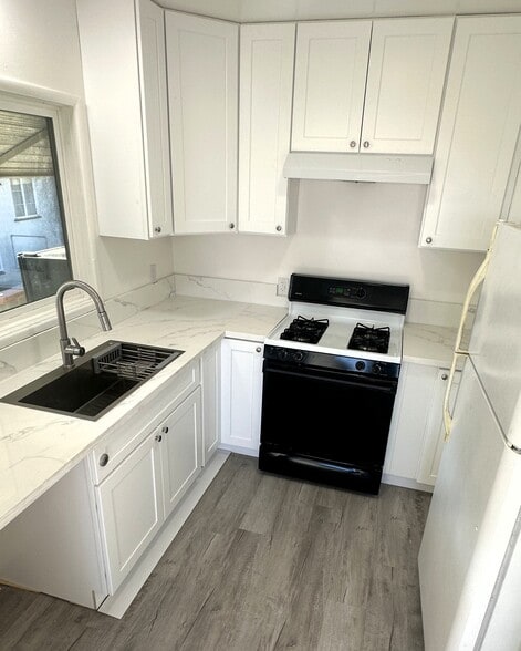 735 Barris Dr, Fullerton, CA for sale - Building Photo - Image 2 of 5